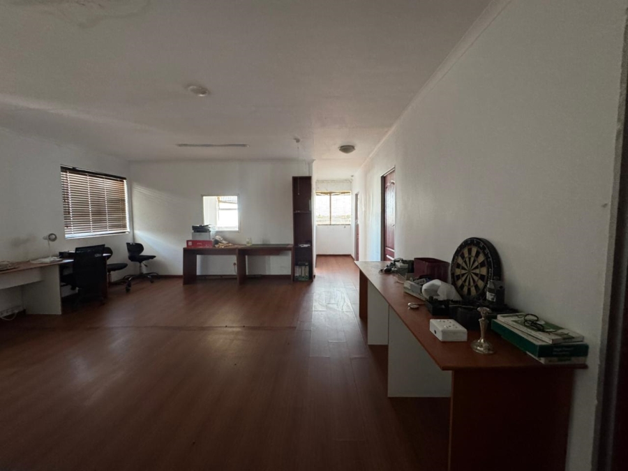 6 Bedroom Property for Sale in Tuscany Glen Western Cape